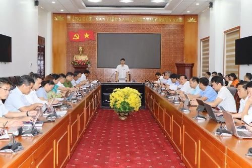 Thảo luận tại tổ: Nghiêm túc, trách nhiệm, thẳng thắn