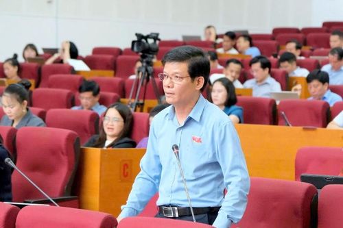 Thảo luận tại hội trường: Nghiêm túc, sôi nổi, đi vào trọng tâm