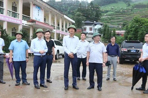 Phó Chủ tịch Thường trực UBND tỉnh Lào Cai Nguyễn Thế Phước làm việc với phường Sa Pa, xã Tả Van và xã Tả Phìn