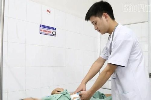 Kịp thời cứu chữa sỏi mật gây tắc ống mật và giun trong đường mật cho người bệnh