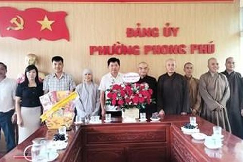 Giáo hội Phật giáo Việt Nam thành phố Huế thăm phường Phong Phú mới