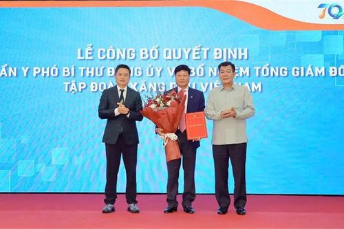 Công bố Quyết định chuẩn y Phó Bí thư Đảng ủy và bổ nhiệm Tổng Giám đốc Tập đoàn Xăng dầu Việt Nam