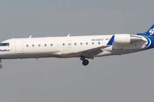 FAA điều tra vụ suýt va chạm giữa máy bay thương mại và máy bay ném bom B-52