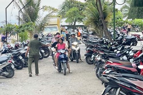 Khánh Hòa: Người dân bức xúc bãi giữ xe lấy danh nghĩa phường, trái quy định