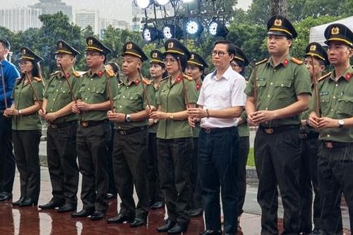 Tuổi trẻ Cục Truyền thông CAND tri ân các anh hùng liệt sĩ