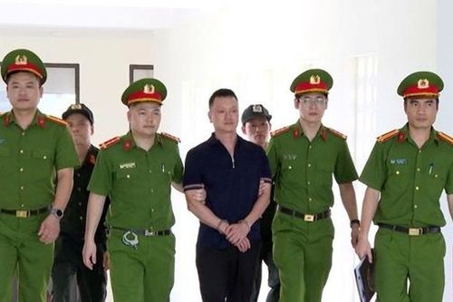 Trùm giang hồ 'Vy Ngộ' núp bóng doanh nhân thành đạt để hoạt động phi pháp