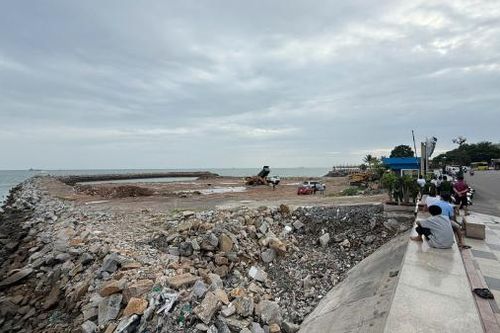 Bất ngờ hoạt động san lấp lấn biển ở Khu du lịch Hồ Mây