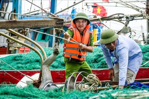 Bão số 3 áp sát đất liền: Hưng Yên thực hiện lệnh cấm biển