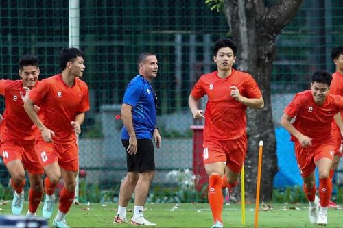 U23 Việt Nam – U23 Campuchia: HLV Kim Sang Sik nhận tin vui