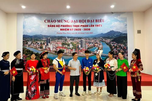 Thục Phán trước thềm Đại hội Đảng