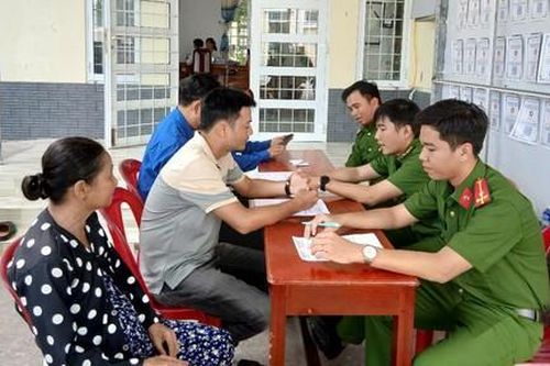 Công an miền Tây gần dân, sát dân, bám cơ sở