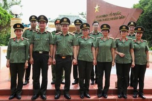 Công an TPHCM dâng hương tưởng niệm tại Khu di tích Căn cứ Trung ương cục miền Nam