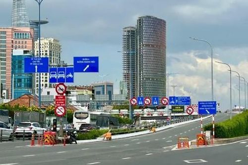 TPHCM: Khẩn trương rà soát, khắc phục bất cập trong tổ chức giao thông, biển báo, đèn tín hiệu
