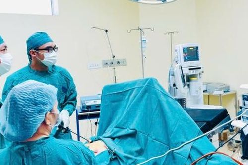 Người phụ nữ 43 tuổi nuốt nghẹn, sụt cân, đi khám may mắn không phải ung thư mà do bệnh lý này