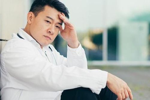 Được thừa kế đất vì chăm cha mẹ, bỏ học nuôi em, nhưng khi đất tăng giá, 3 em trai quay lại đòi chia