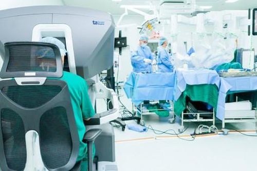 Người phụ nữ 56 tuổi may mắn cắt bỏ ung thư đại trực tràng nhờ làm việc này
