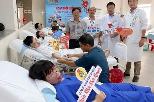Nguồn máu điều trị khan hiếm, bác sĩ kêu gọi hiến tặng cứu người