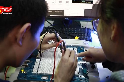 Bộ GD&ĐT gỡ bỏ 'rào cản' 8 điểm Toán ngành bán dẫn