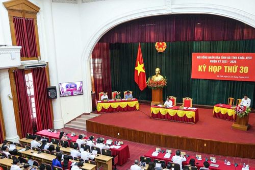 Thiếu vật liệu xây dựng, chậm định giá đất 'nóng' tại phiên chất vấn HĐND tỉnh Hà Tĩnh