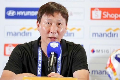 HLV Kim Sang Sik: 'Gặp Philippines ở bán kết dễ hơn Indonesia'