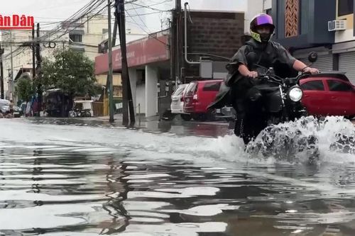 Philippines, Trung Quốc sơ tán hàng nghìn người dù bão Wipha đã qua