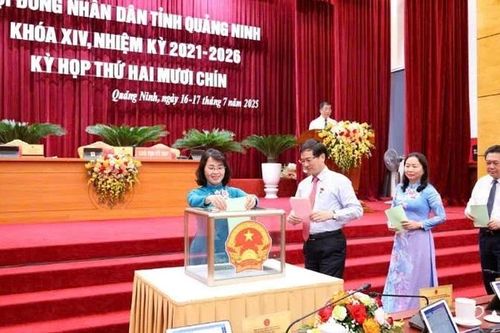 Phê chuẩn hai Phó Chủ tịch Ủy ban nhân dân tỉnh Quảng Ninh