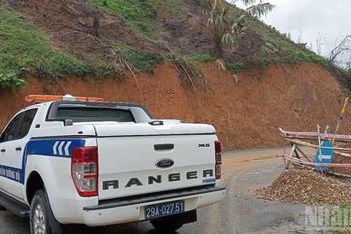 Bão số 3: Nhiều tuyến đường sạt lở, giao thông từng bước được khôi phục
