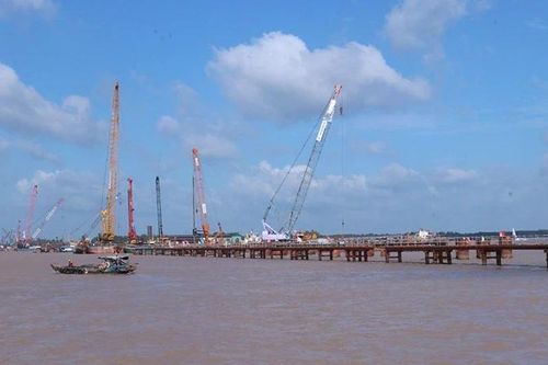 Huy động tối đa thiết bị, nhân lực đẩy nhanh tiến độ dự án cầu Ðại Ngãi