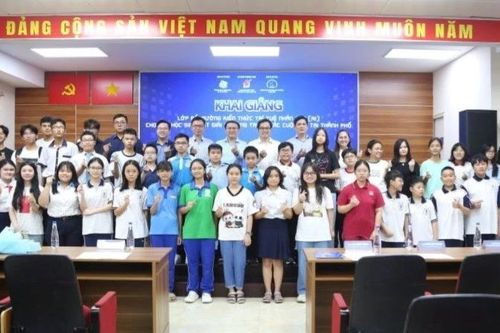 Lần đầu tiên Thành phố Hồ Chí Minh tổ chức thí điểm lớp học AI cho học sinh