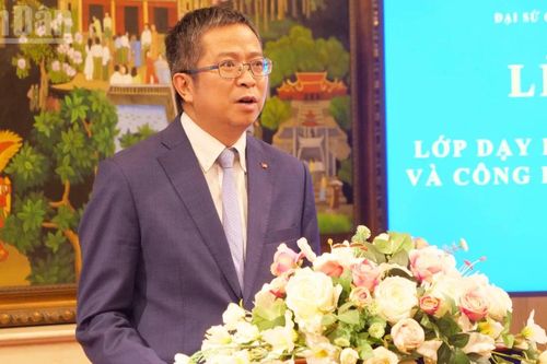 Khai giảng lớp dạy học tiếng Việt cho kiều bào và công dân Việt Nam tại Trung Quốc
