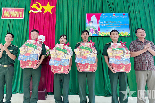 Tri ân thân nhân gia đình thương binh, liệt sĩ xã đảo Tiên Hải, tỉnh An Giang