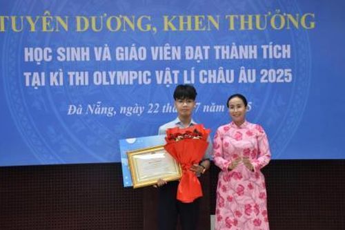 Biểu dương học sinh đoạt huy chương Olympic Vật lý châu Âu và thành tích nổi bật của ngành giáo dục Đà Nẵng