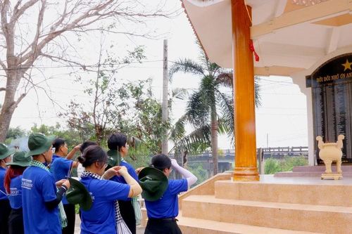 'Mùa Hè Xanh' 2025: Tri ân quá khứ, vững bước tương lai