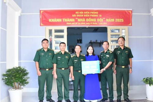 Hải đoàn Biên phòng 18 hỗ trợ xây nhà đồng đội