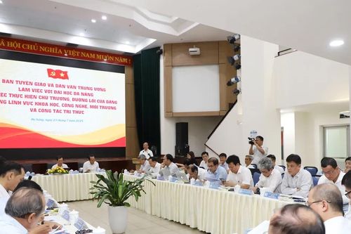Gợi mở chiến lược phát triển Đại học Đà Nẵng thành trung tâm tri thức khu vực