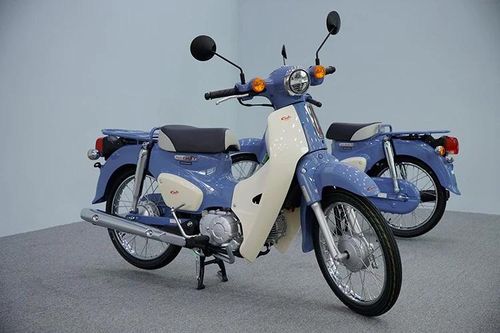 Cận cảnh Honda Super Cub 50 đặc biệt cho 'học sinh con nhà giàu Việt'