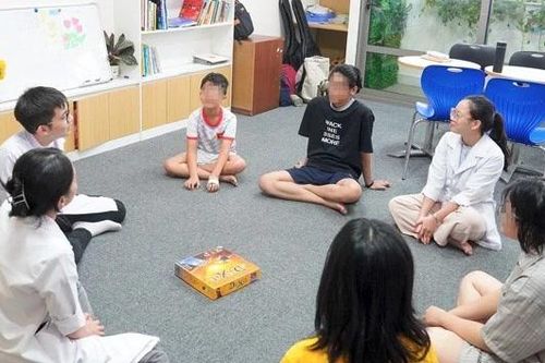Sức khỏe nạn nhân 10 tuổi sống sót sau vụ lật tàu Vịnh Xanh giờ ra sao?