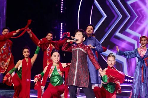 Nam sinh nhí xuất sắc giành 2 danh hiệu Á quân