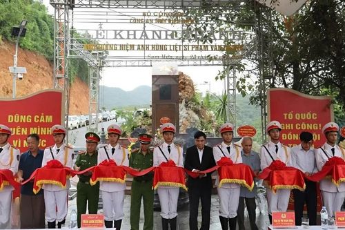 Khánh thành Khu tưởng niệm Anh hùng liệt sĩ Phạm Văn Cường tại Điện Biên