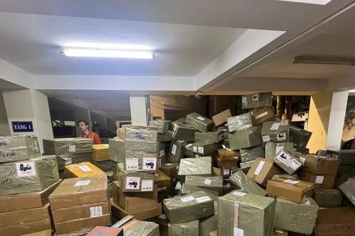 Triệt phá đường dây kinh doanh 127.000 sản phẩm thuốc lá điện tử