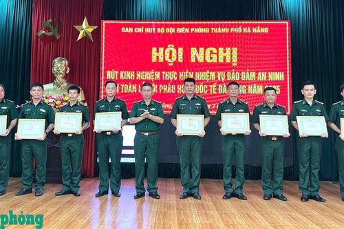 Rút kinh nghiệm nhiệm vụ bảo vệ Lễ hội pháo hoa quốc tế Đà Nẵng 2025