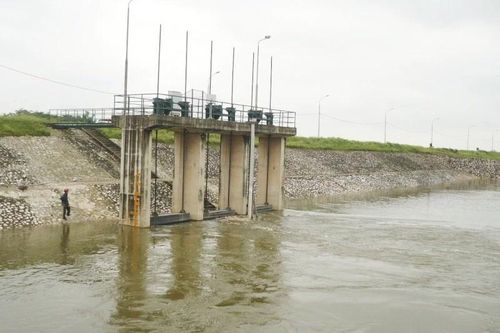 Sau bão số 3, nước sông, hồ ở Hà Nội dâng cao
