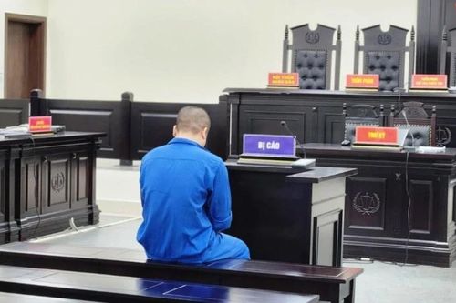 Giết hại đồng nghiệp vì tranh giành khách, tài xế xe ôm lĩnh án chung thân
