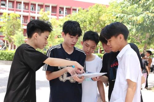 Thí sinh trúng tuyển 'nguyện vọng tràn' lớp 10 Hà Nội cao nhất lên tới 23,5 điểm, có trường chưa tuyển đủ chỉ tiêu