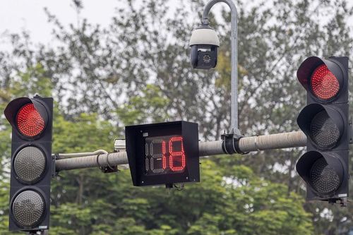 CSGT Hà Nội thông báo khung giờ điều chỉnh chu kỳ đèn xanh, đỏ trên đường