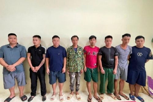 Bắt 8 đối tượng đánh bạc bằng hình thức đánh 'liêng'