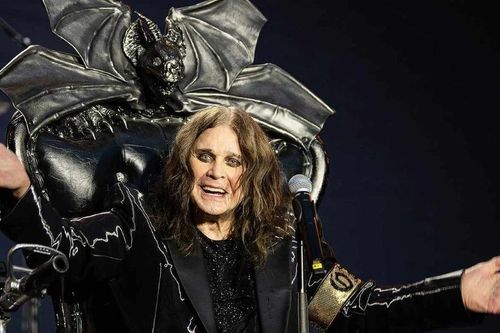 Huyền thoại nhạc rock Ozzy Osbourne qua đời ở tuổi 76