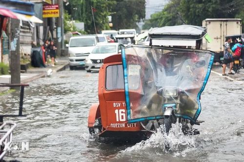 Philippines đối mặt với áp thấp và bão mới sau lũ lụt nghiêm trọng