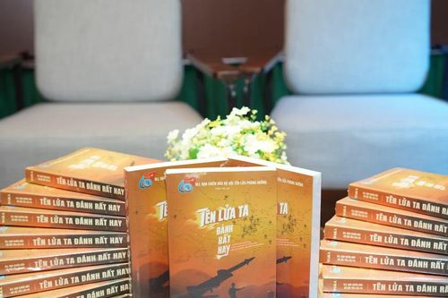 Ra mắt hồi ký xúc động về Bộ đội Tên lửa Phòng không Việt Nam