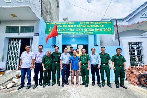 TP Hồ Chí Minh: Bàn giao 'Nhà tình nghĩa' cho gia đình thân nhân liệt sĩ